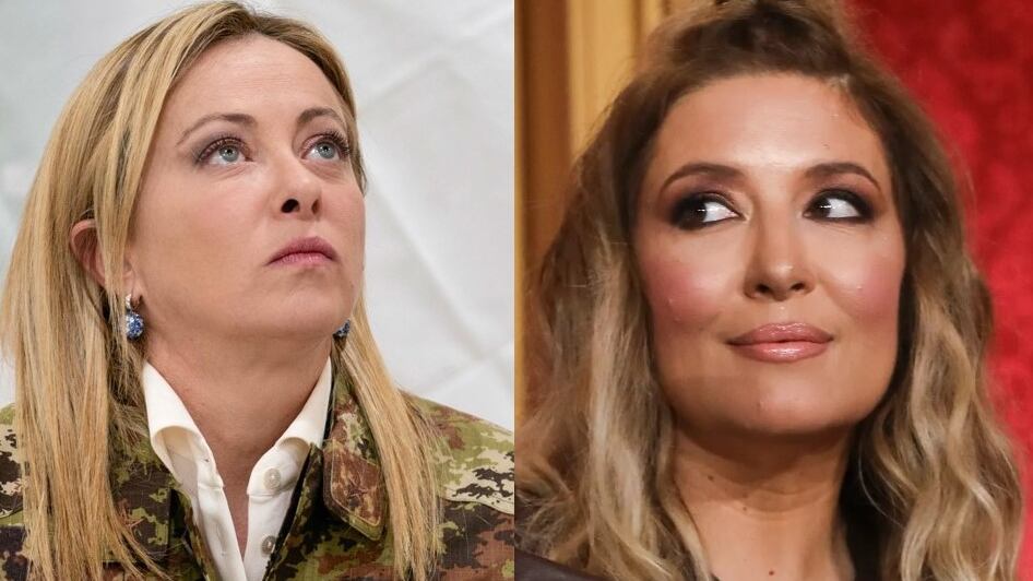 "Non vedeva l'ora". Lucarelli al vetriolo contro la Meloni in mimetica