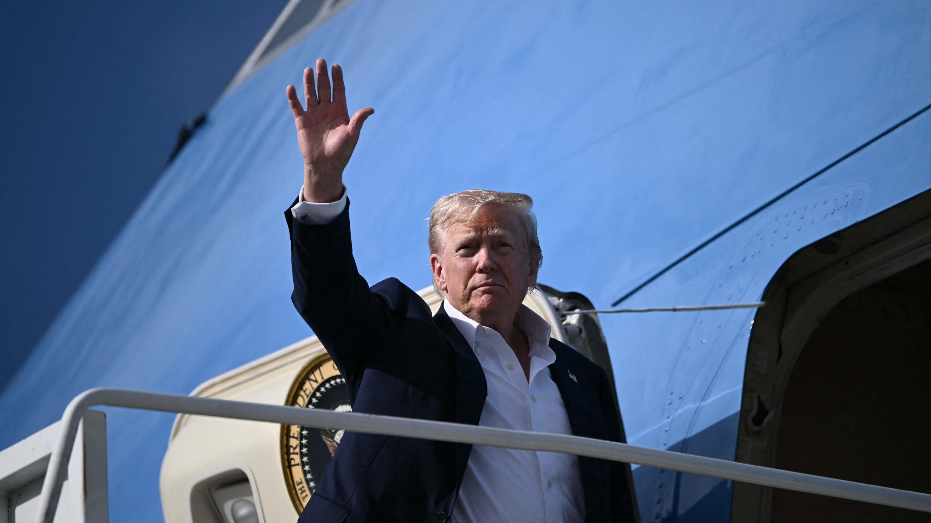Trump attacca Mosca: "Nessuna risposta, una vergogna. Sanzioni tra 10 giorni"