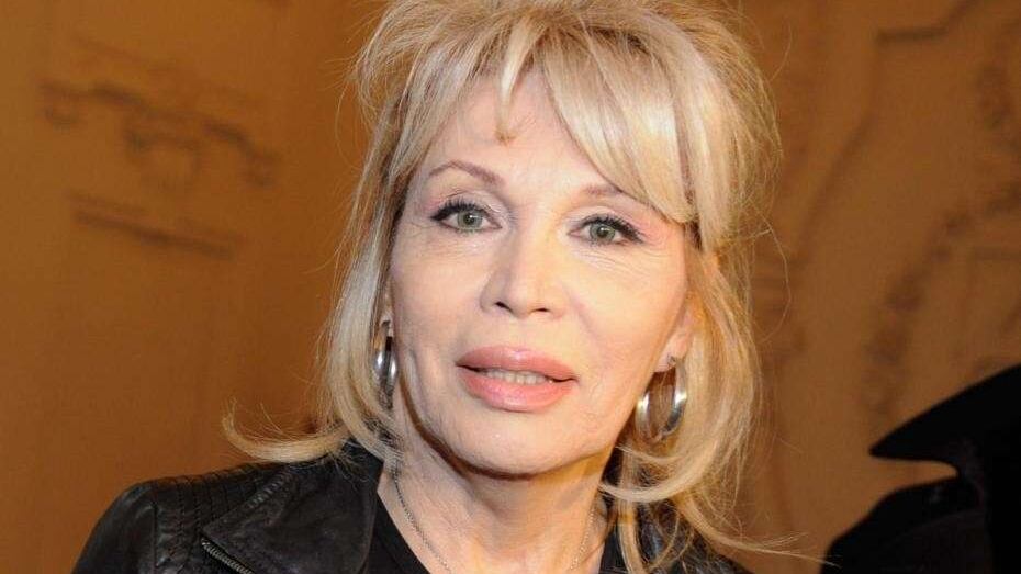 Amanda Lear: "Hefner era un vecchietto ridicolo"