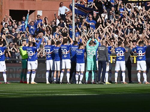 Il bel gesto dei giocatori della Sampdoria verso i tifosi: ecco cos'è successo a Marassi