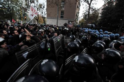 Monti in Bocconi: tafferugli tra polizia e centri sociali 11
