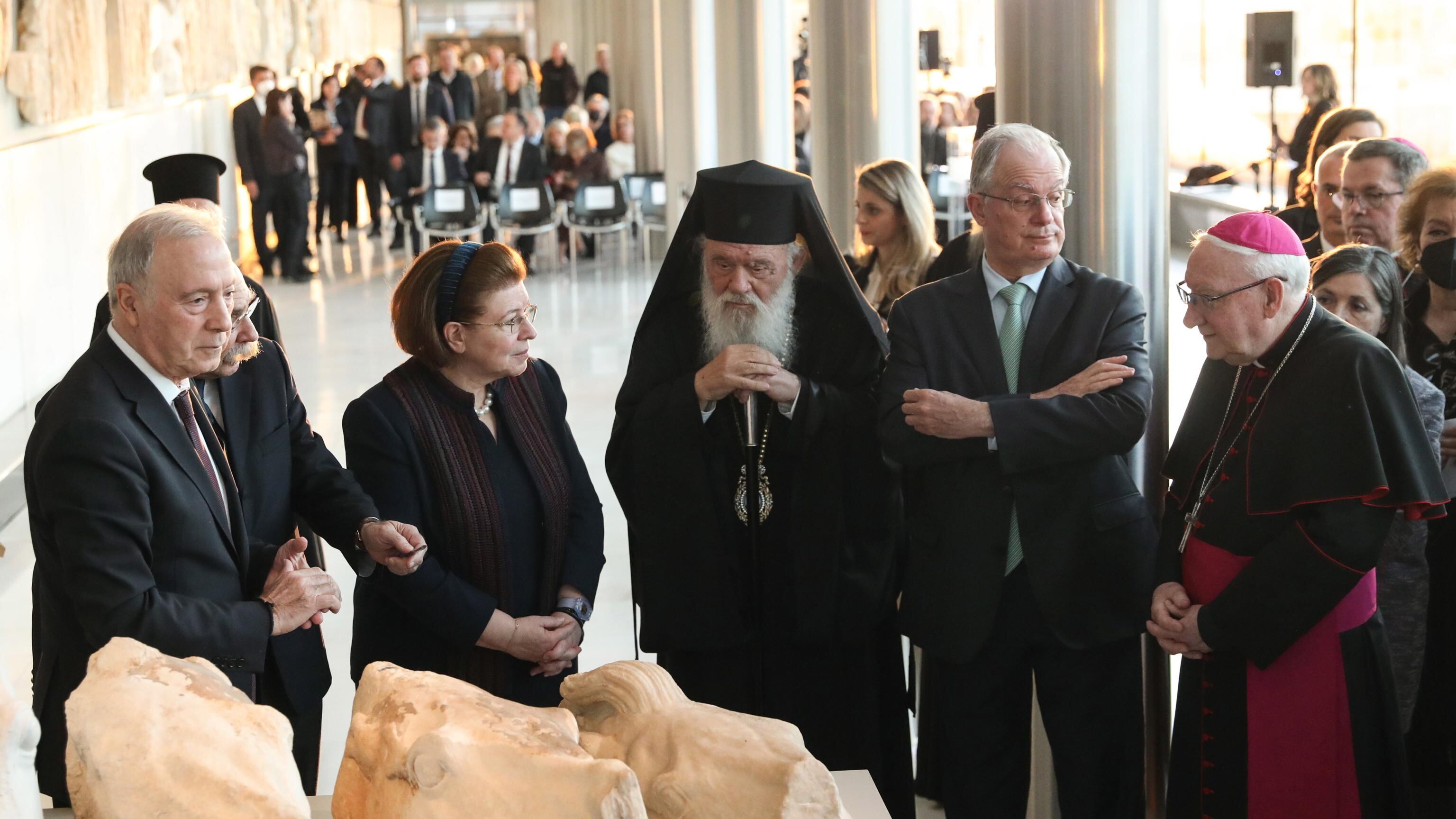 Il Vaticano e la diplomazia dell'arte: i frammenti del Partenone restituiti ad Atene