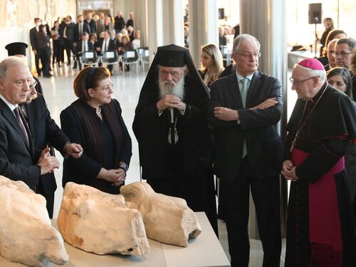 Il Vaticano e la diplomazia dell'arte: i frammenti del Partenone restituiti ad Atene