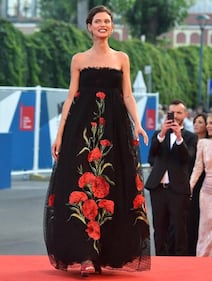 Bianca Balti, bellissima anche con le curve dopo il parto 20