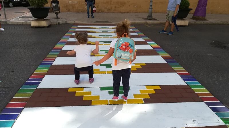 Taranto, strisce pedonali colorate in città 3