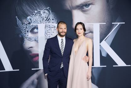 Dakota Johnson hot, sexy per "50 Sfumature di Nero" 8
