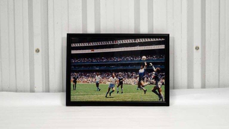 Maradona, beni battuti all'asta. Invenduta la casa che regalò ai genitori