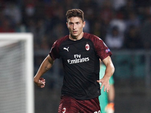 Caldara all'Atalanta, i tifosi del Milan sui social: "Vergogna"