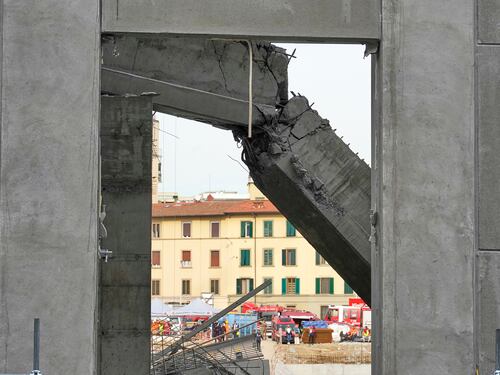 Firenze, crollo all'Esselunga: "5 morti". Le telefonate di aiuto dopo il disastro