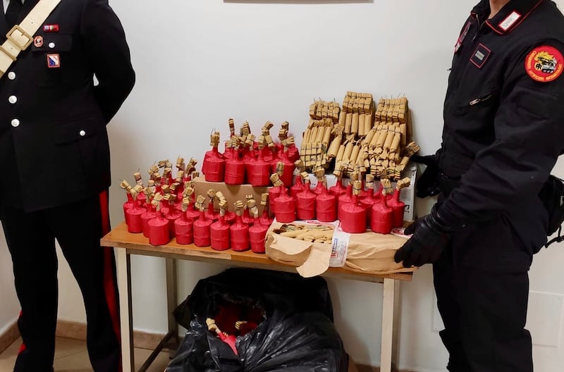 Botti illegali sequestrati a Napoli 3
