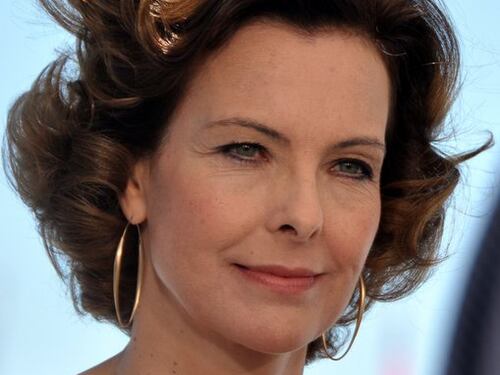 L'aeroporto di Pantelleria senza carta igienica, la compra l'attrice Carole Bouquet