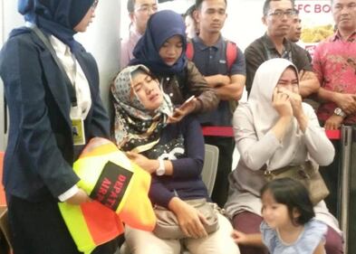 Indonesia, aereo cade in mare: 188 persone sono morte 10