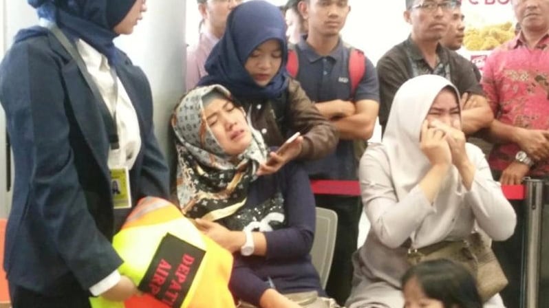 Indonesia, cade un aereo. Un italiano tra i 189 morti