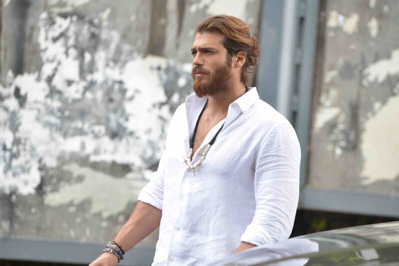 Cam Yaman: l'attore turco che fa battere i cuori delle italiane 4