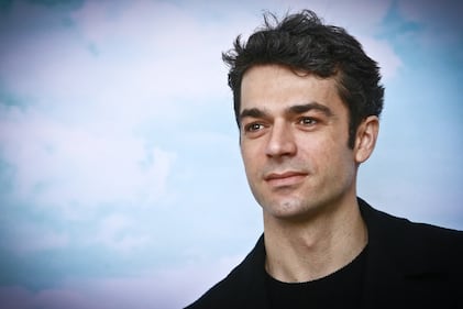 Luca Argentero con il cast del film "Al posto tuo" 17