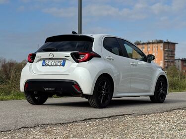 Mazda2 Hybrid 2025: guarda la gallery della citycar giapponese super efficiente 19