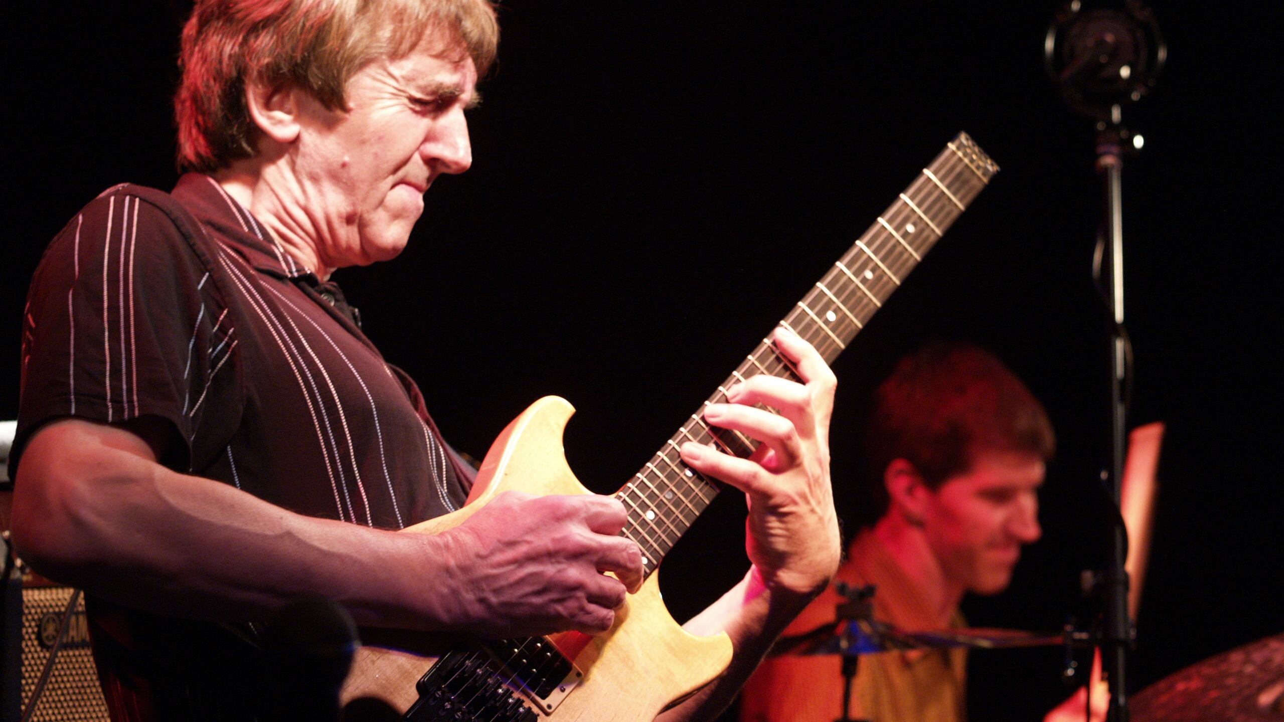 Morto Allan Holdsworth Il re della chitarra amato dai chitarristi