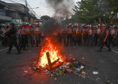 Indonesia, proteste contro la rielezione del presidente Joko Widodo 12