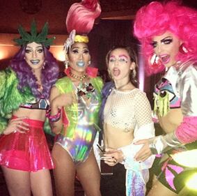 Miley Cyrus chiude il tour con Pamela Anderson 5
