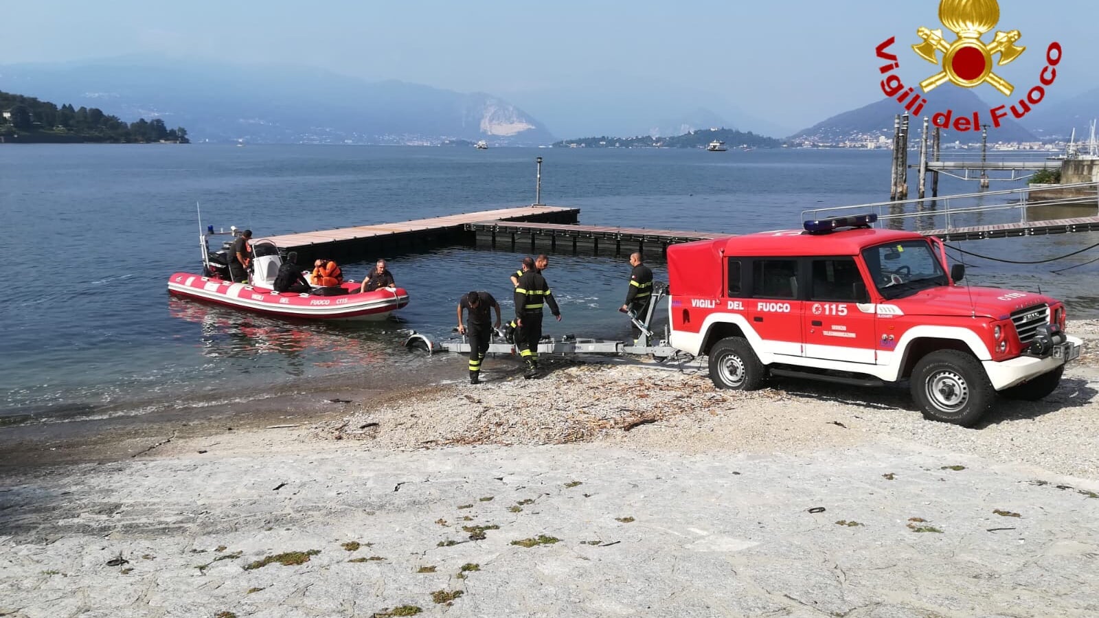 Lago Maggiore, continuano le ricerche del disperso caduto dal traghetto