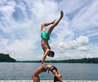 Celebrity e Yoga, le più belle foto su Instagram 16