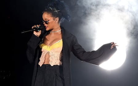 Rihanna, top trasparente su Instagram 23