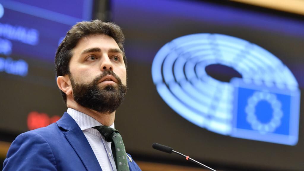 "Proponiamo una decentralizzazione dei poteri in Europa, simile al federalismo che vogliamo in Italia"