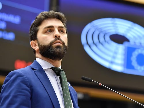"Proponiamo una decentralizzazione dei poteri in Europa, simile al federalismo che vogliamo in Italia"