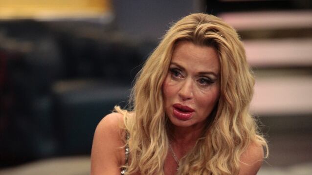 Valeria Marini molestata dall'ex colf. Ora arriva la condanna