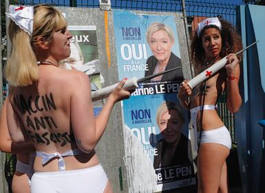 La protesta delle Femen alle urne di Henin-Beaumont 2
