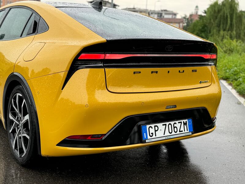 Toyota Prius 2024: guarda la gallery della nuova plug-in con 230 CV 9