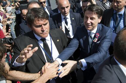 2 Giugno, bagno di folla per il premier Conte 16