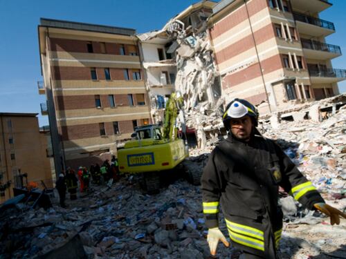 Crollo casa studente all'Aquila: 4 condanne