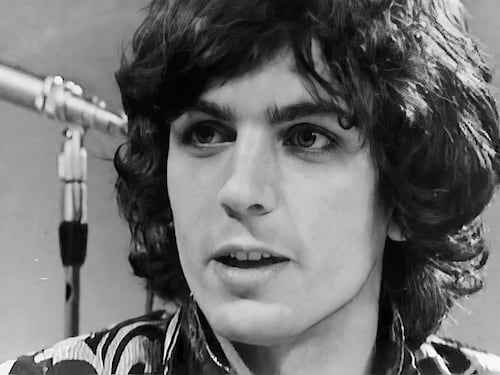 Ascesa e follia di Syd Barrett, il genio che creò i Pink Floyd