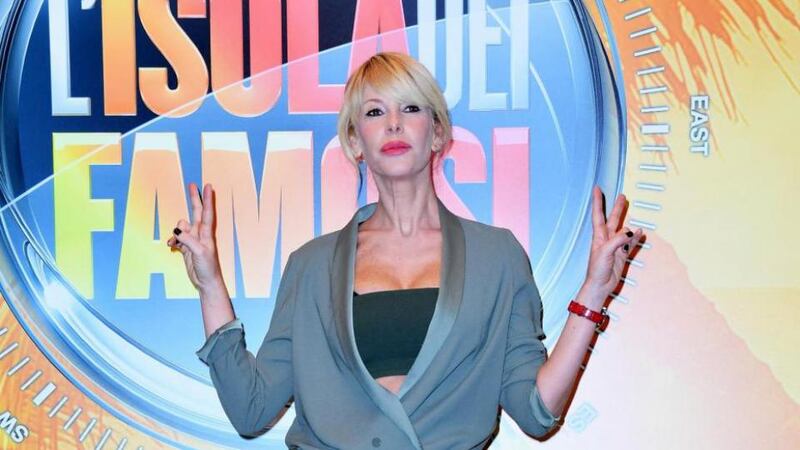 Alessia Marcuzzi sexy all'Isola dei Famosi 2017 25