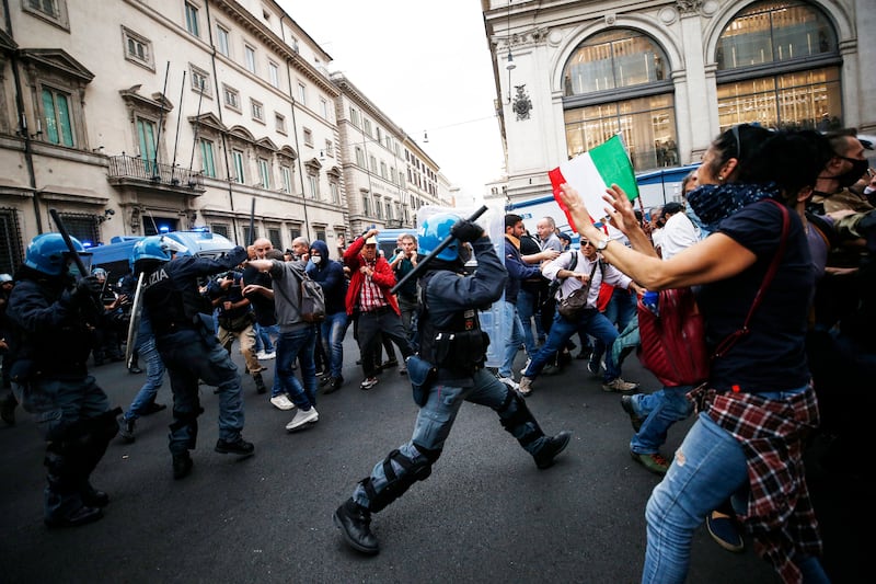 Manifestazione no pass a Roma 5