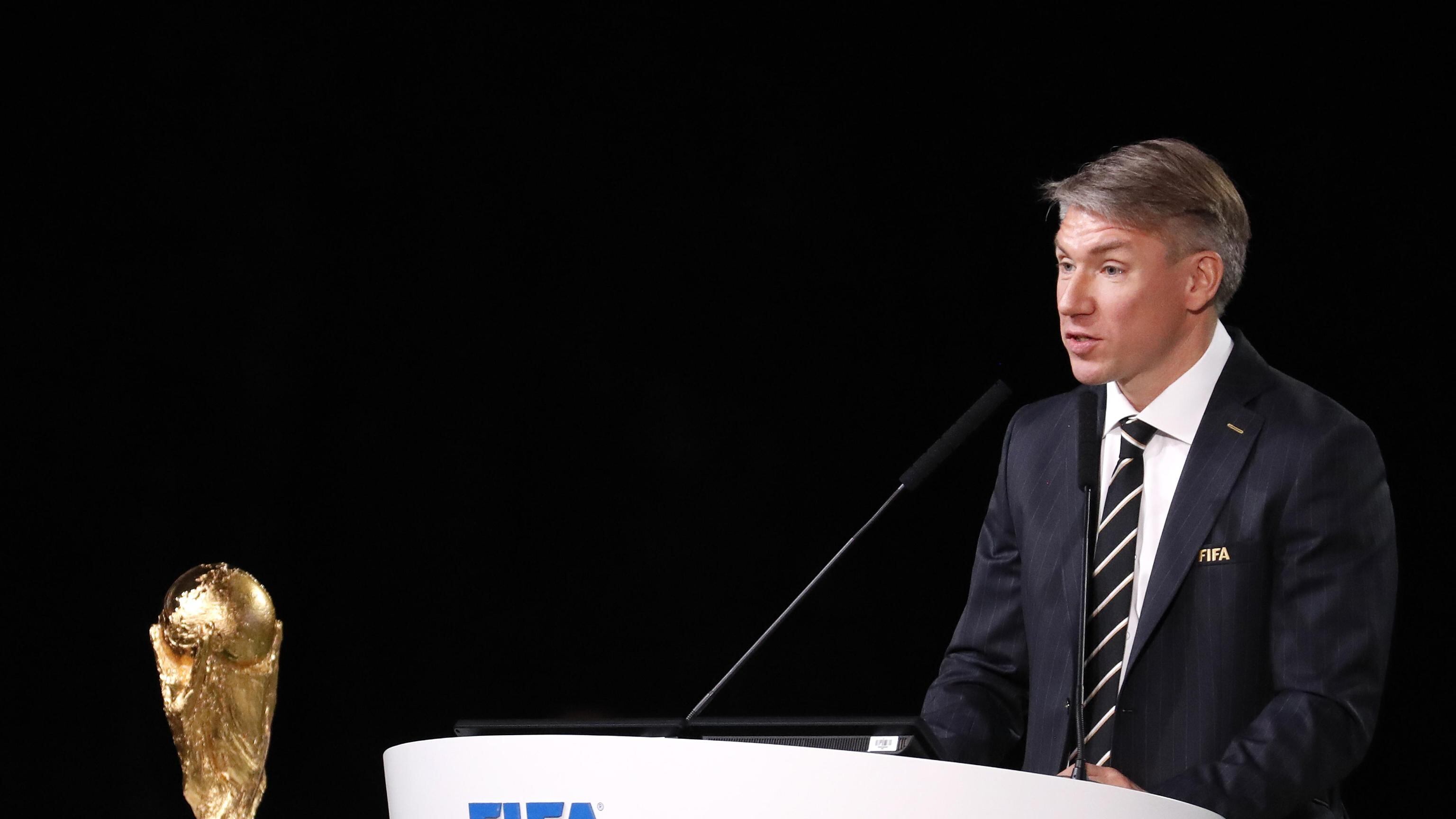 Il doppio gioco della Fifa. Tra Russia, diritti umani e il mondiale biennale