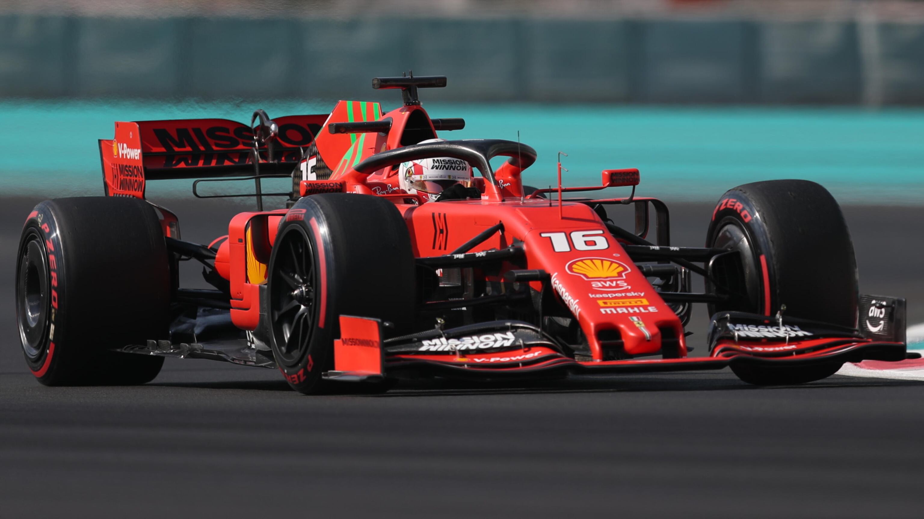 La Ferrari di Natale tra slide e umiltà