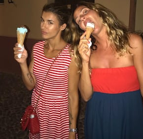Elisabetta Canalis sexy, lato b al mare 12