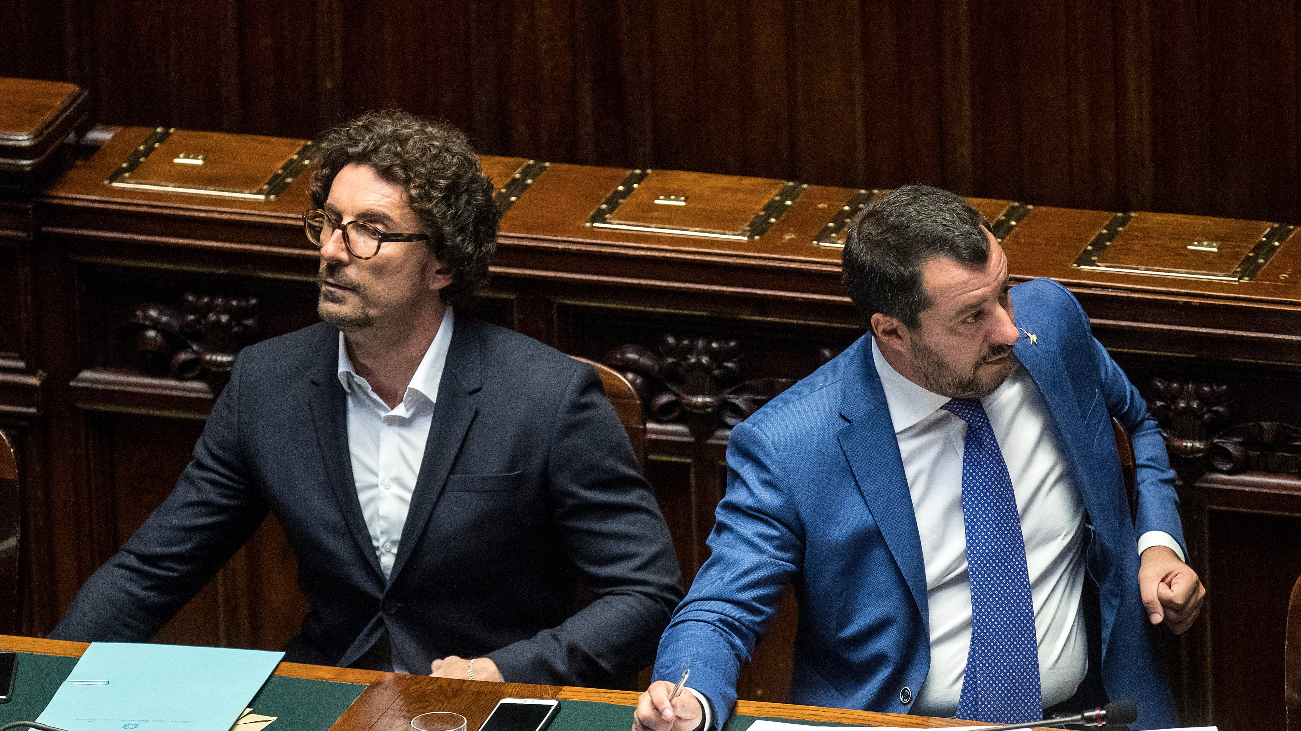Salvini attacca: "Toninelli incapace". La replica: "Ti pago i mojito"