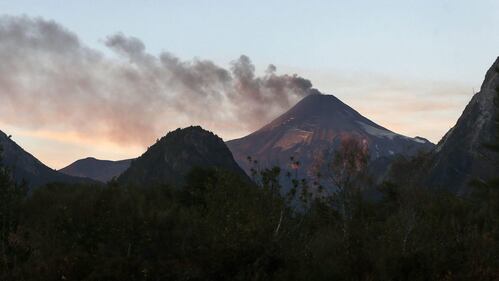 Cile, allerta "arancio" per il vulcano Villarrica 8
