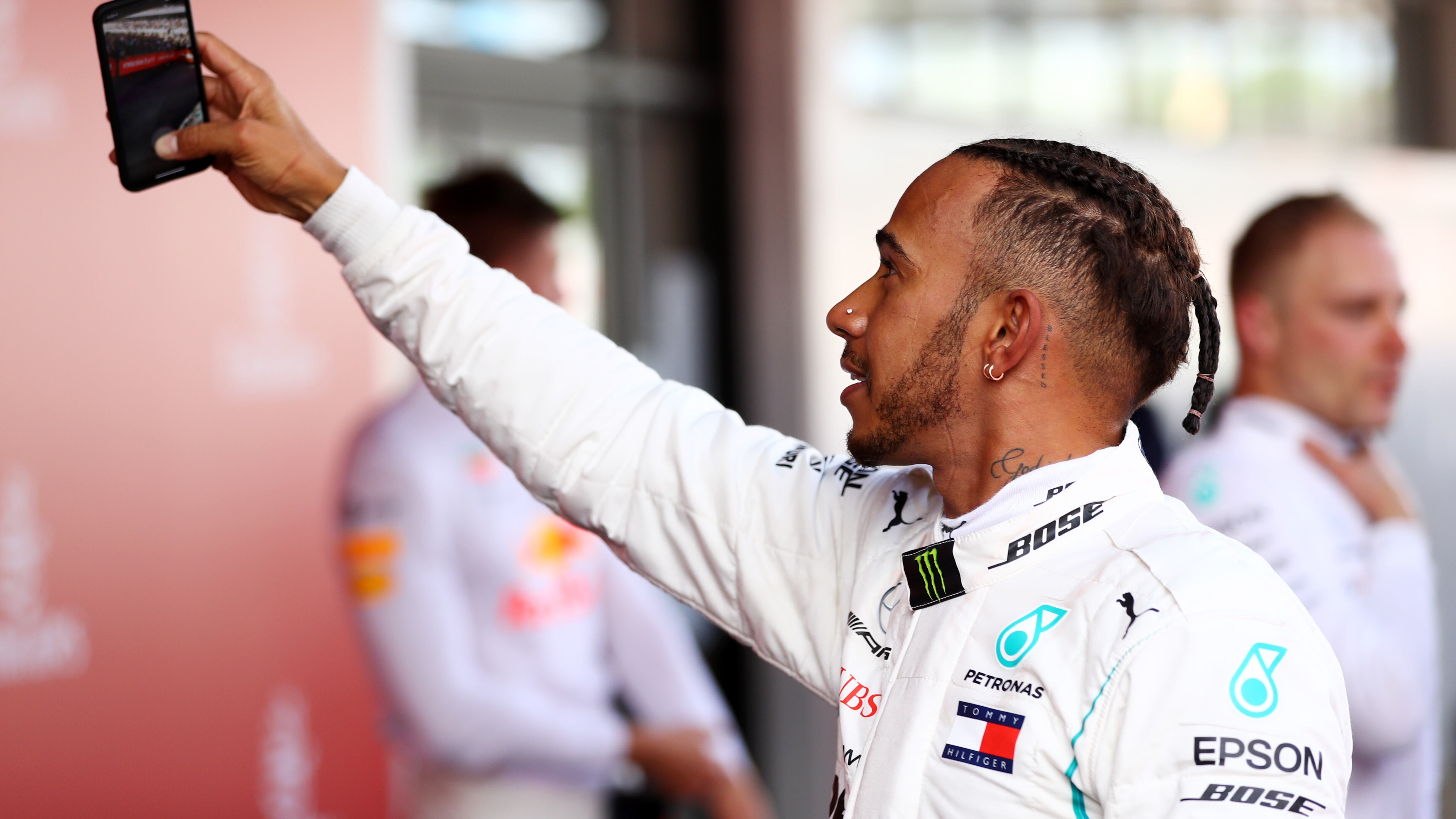 Seb: "Adesso bis al Gp d'Italia". Hamilton: "Hanno un trucco..."