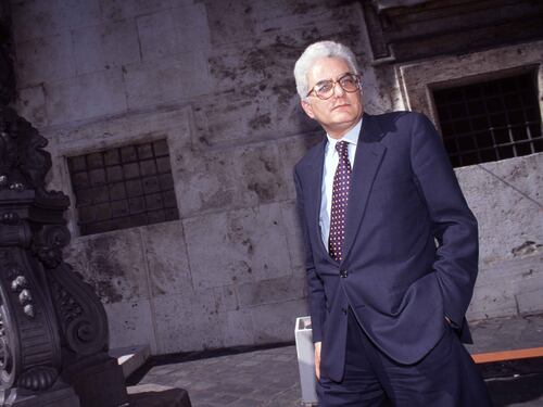 Un presidente a metà: un italiano su due non vuole Mattarella