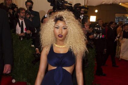 Nicky Minaj sexy con un abito di serpenti 35