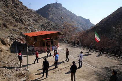L'Iran ha un problema: la dipendenza dalle droghe 8