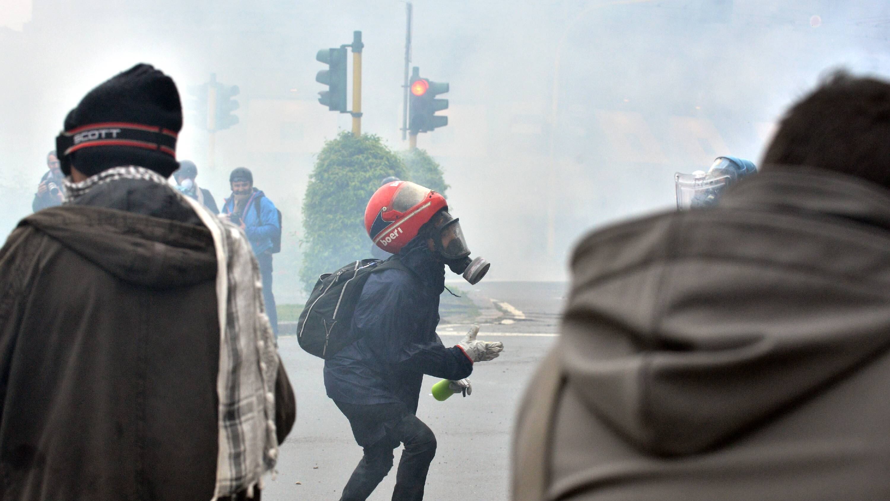 Io, reporter tra i black bloc che hanno devastato Milano