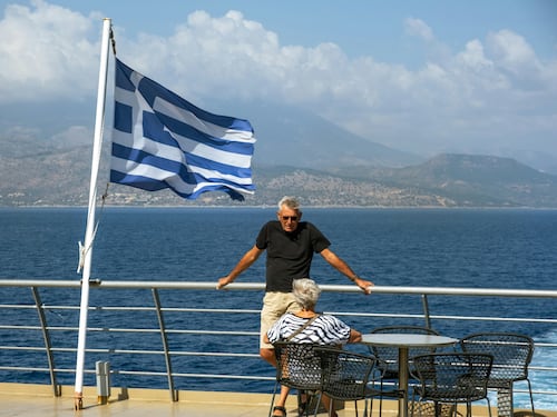 Over 60: perché scegliere la Grecia per le vacanze e quali sono le mete più gettonate