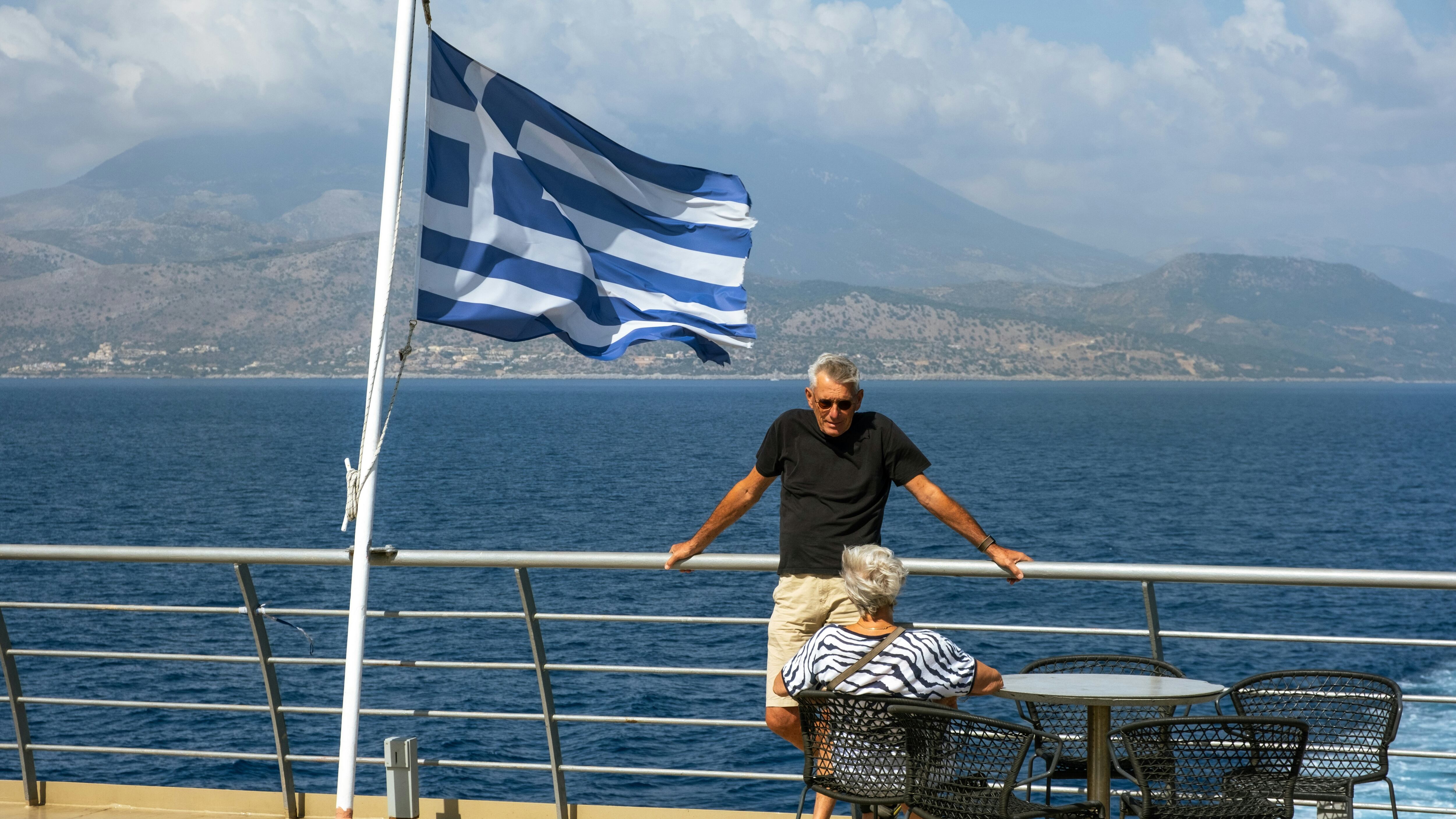 Over 60: perché scegliere la Grecia per le vacanze e quali sono le mete più gettonate