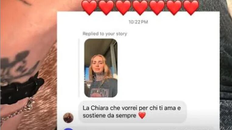 Il tatuaggio per Fedez e la scritta: il vero significato del messaggio di Ferragni