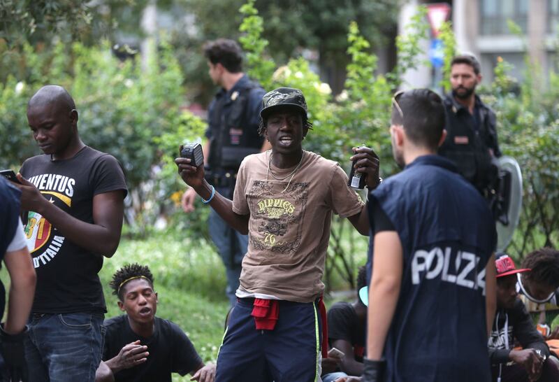 Migranti, nuovo blitz della polizia in stazione Centrale 20